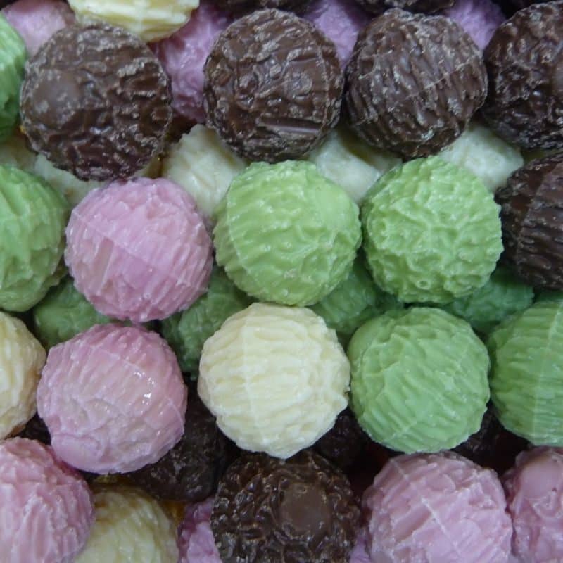 chardon assorti liqueur abtey chocolaterie rhum calvados poire framboise