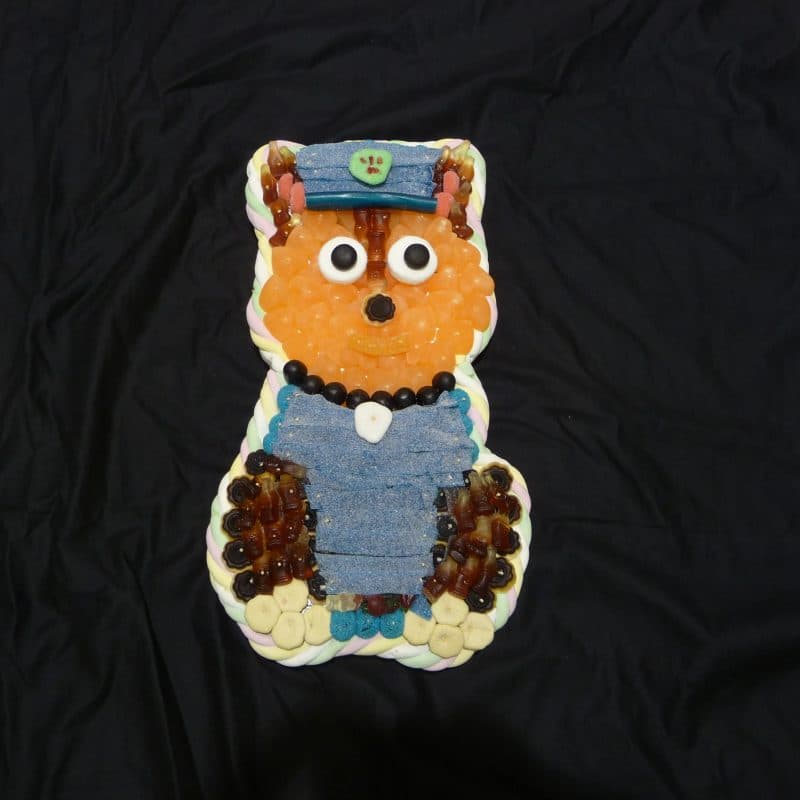 Gâteau de bonbons en forme de Chase Pat Patrouille