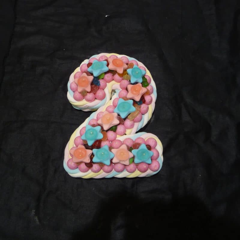 Gâteau de bonbons chiffre 2