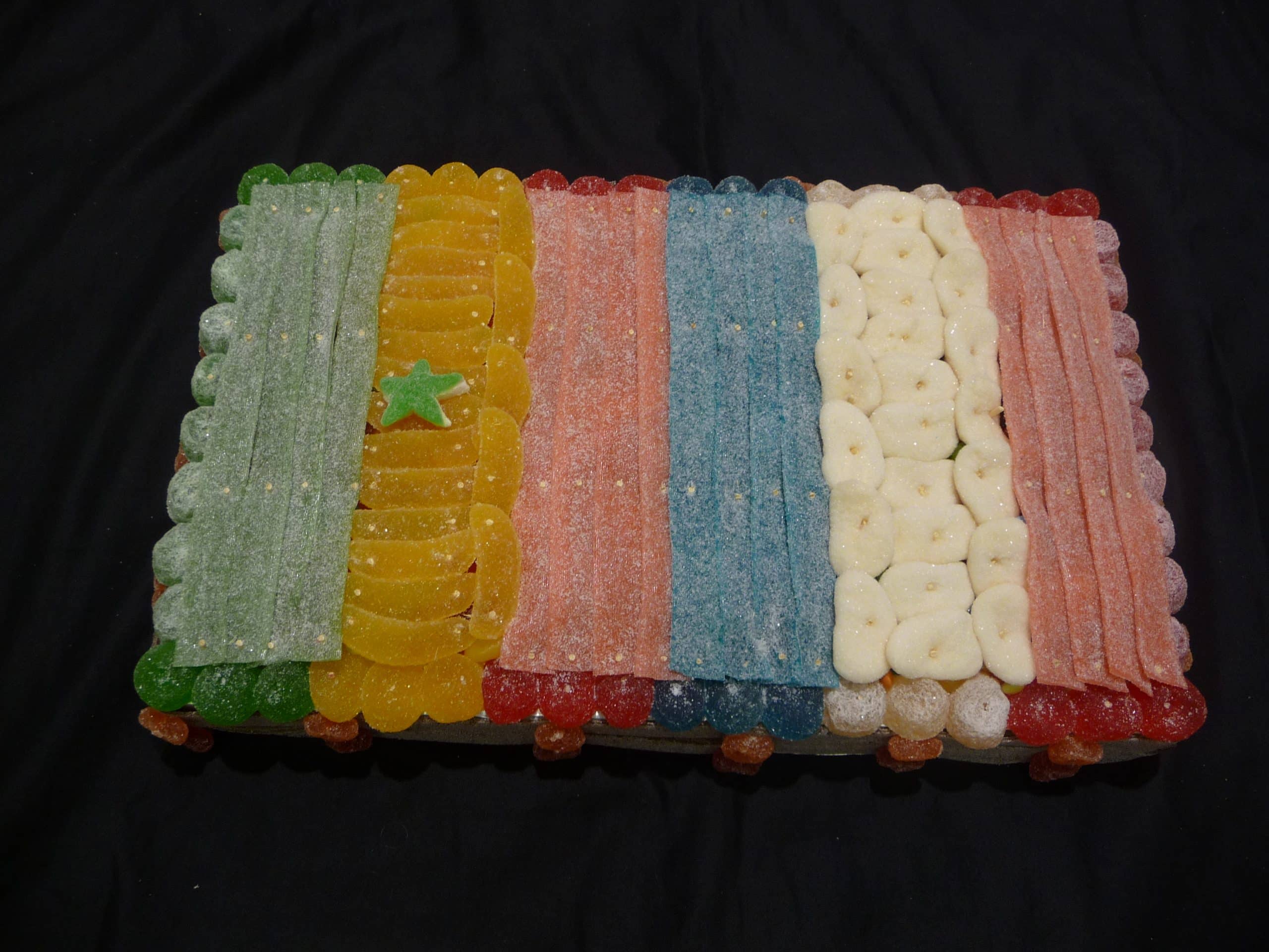 Gâteau de bonbons en forme de Franco-Sénégalais