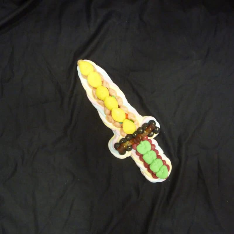 Gâteau de bonbons épée