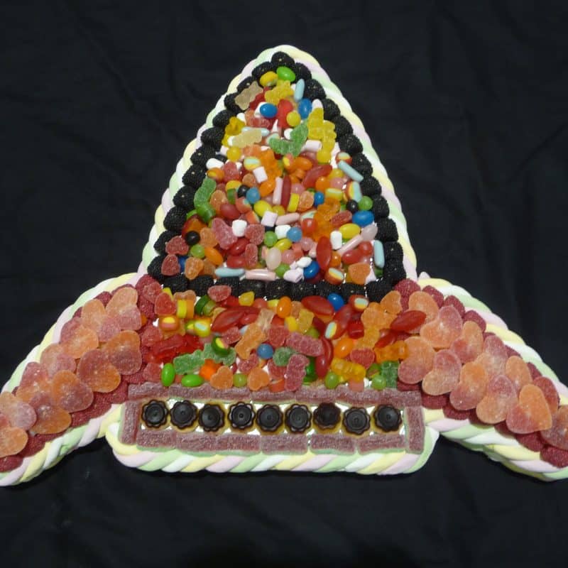 Gâteau de bonbons en forme de fusée spatiale