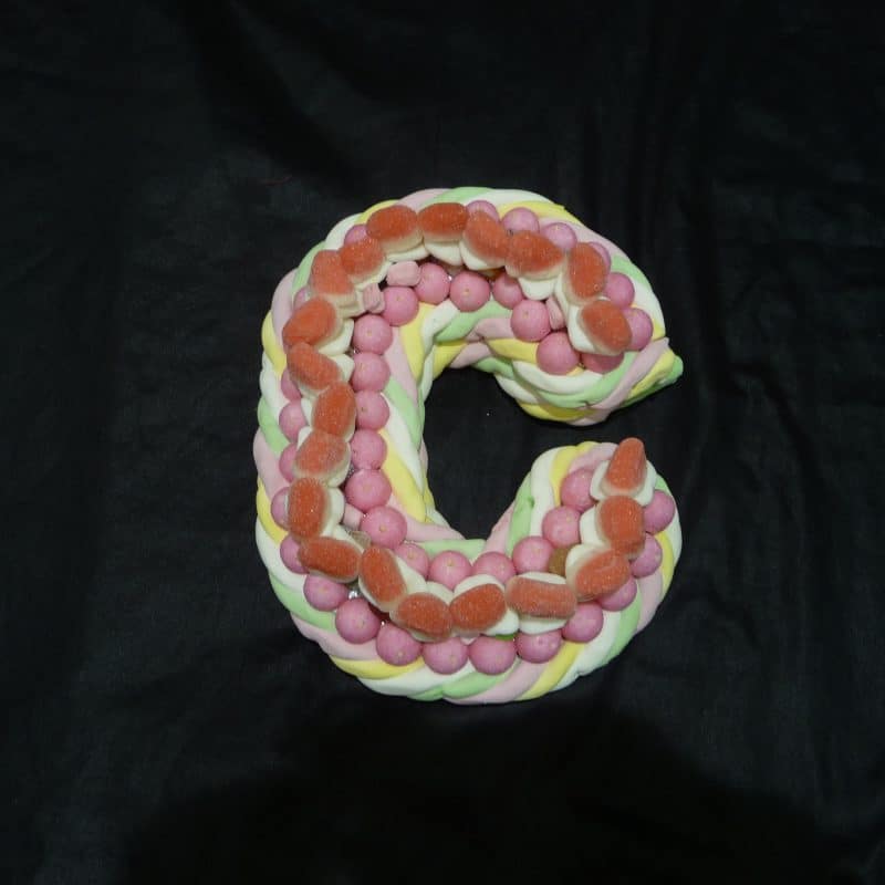 Gâteau de bonbons lettre " C "