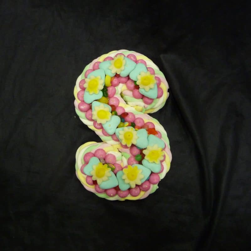 Gâteau de bonbons lettre " S "