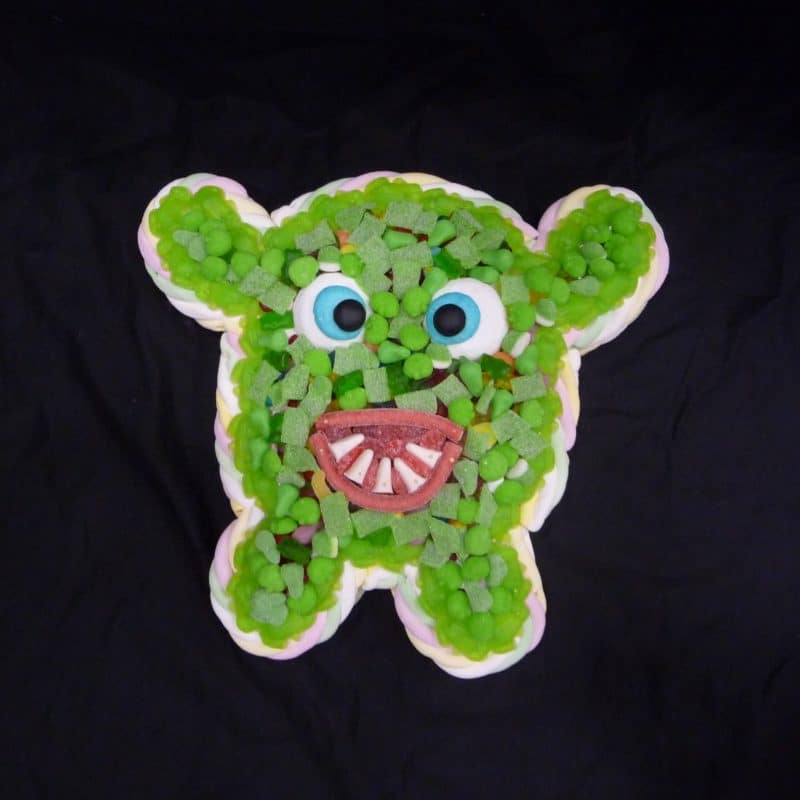Gâteau de bonbons monstre rigolo