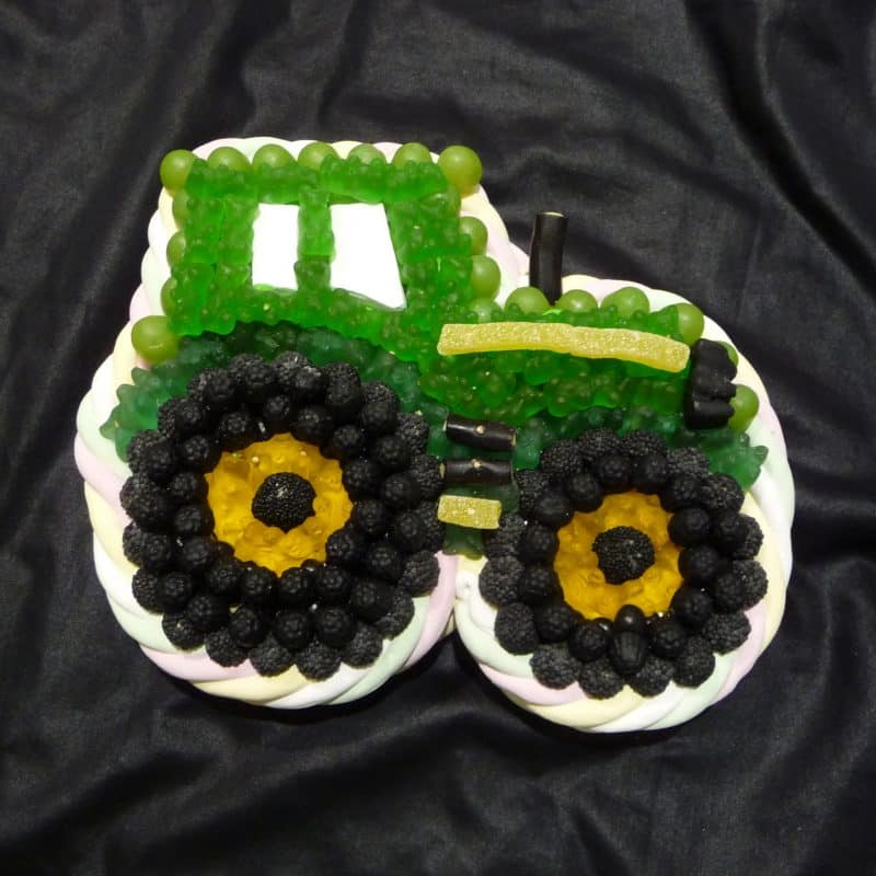 Gâteau de bonbons en forme de tracteur John Deere