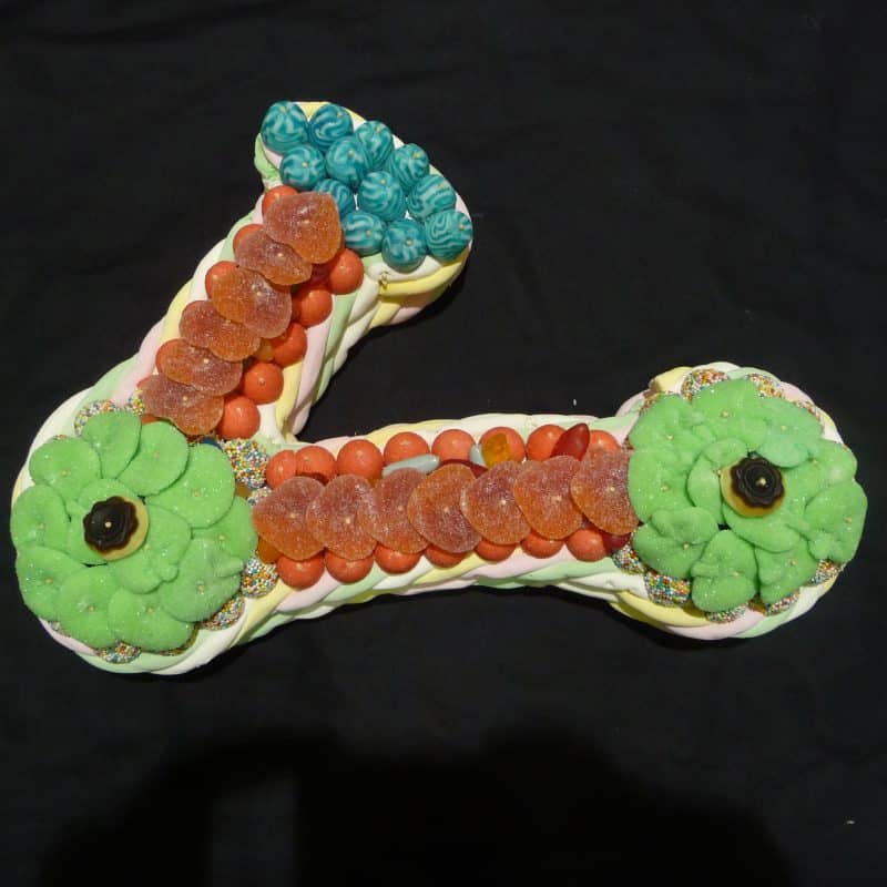 Gâteau de bonbons en forme de trottinettee électrique