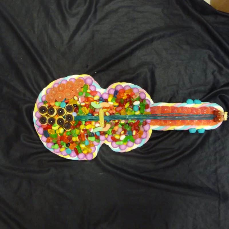 Gâteau de bonbons violon