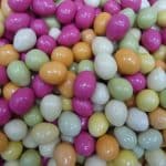 oeuf feuillete printannier shaal chocolatier blanc multicolore