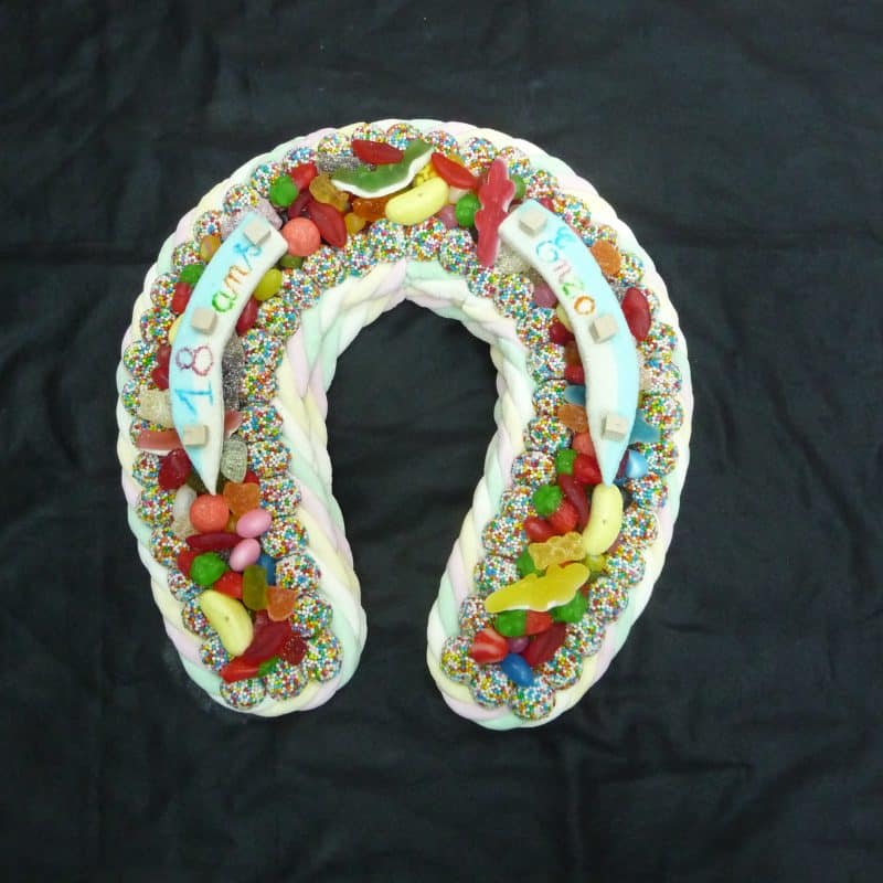 gateau de bonbons fer a cheval